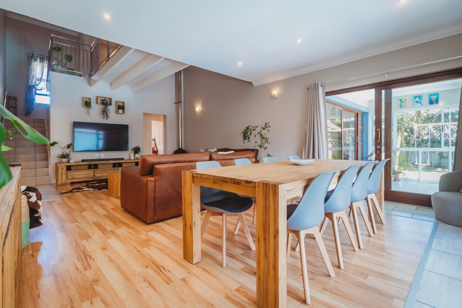 5 Bedroom Property for Sale in Panorama Western Cape